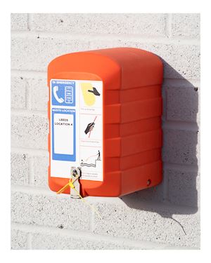 Throwline Container Wall Mounted